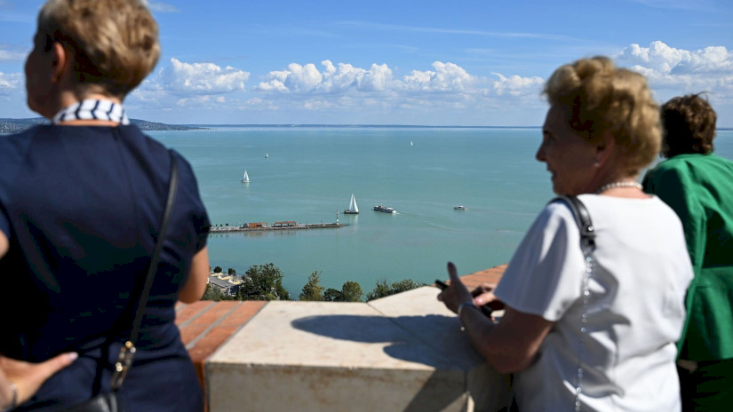 A balatoni panorámában is gyönyörködtek