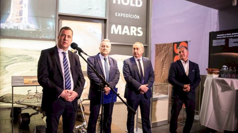 A Naptestvér éneke című filmjének premierje