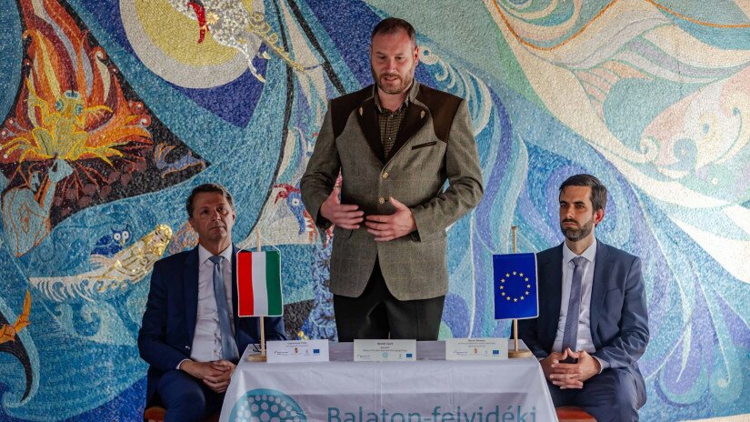 Bende Zsolt, a Balaton-felvidéki Nemzeti Park Igazgatóság igazgatója beszédet mond az eseményen.