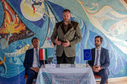 Bende Zsolt, a Balaton-felvidéki Nemzeti Park Igazgatóság igazgatója beszédet mond az eseményen.