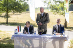 Bende Zsolt BfNPI igazgató beszédet mond a projektnyitó eseményen.