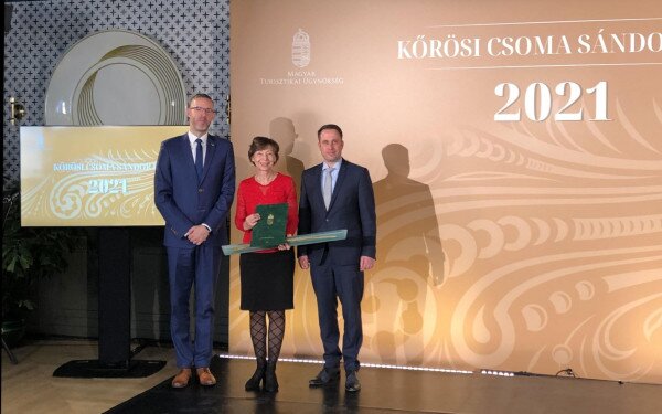 Kőrösi Csoma Sándor-díjat kapott dr. Kopek Annamária