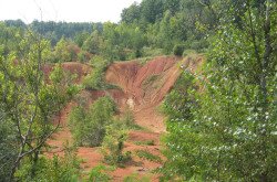 Enthaupteter Bauxit des Darvas-Sees Naturschutzgebiet