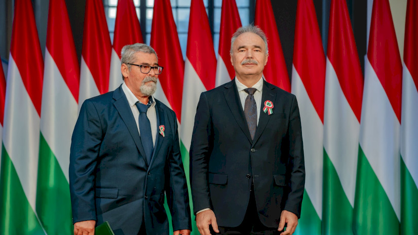 Farkas Zoltán gépkezelő kollégánk Miniszteri Elismerő Oklevelet kapott szorgalmas és áldozatos munkájának elismeréséül.