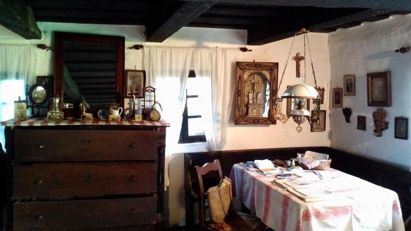 Folk house, Vörs, room interior 
