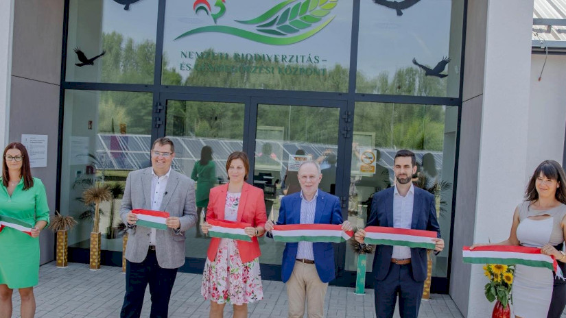 Hosszú távú génmegőrzést biztosító új épületet adtak át Tápiószelén
