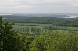 Kilátás a pécselyi Öreg-hegyről