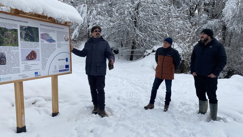 Korbély Barnabás, Geopark csoportvezető kalauzolta a vendégeket.