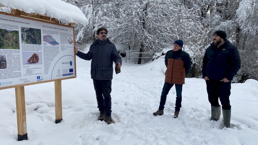 Korbély Barnabás, Geopark csoportvezető kalauzolta a vendégeket.