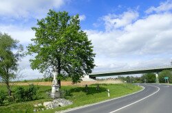 Közút mentén álló feszület Zalalövőn