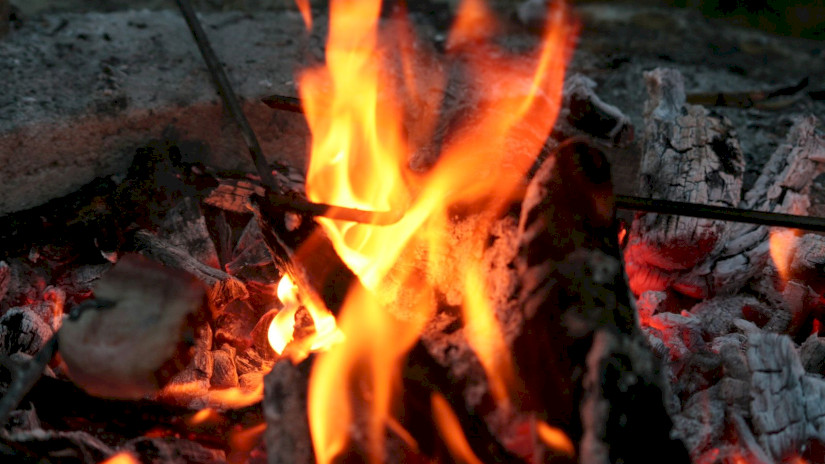 Lagerfeuer in der Waldschule, Bakonybél