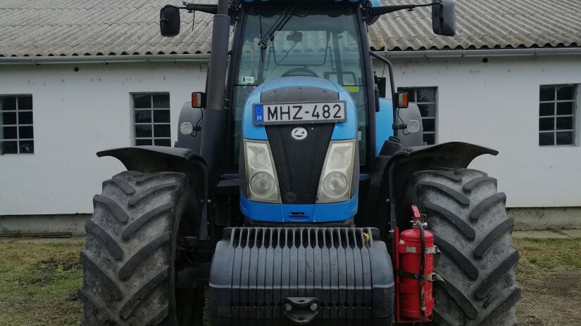 Landini traktor szemből