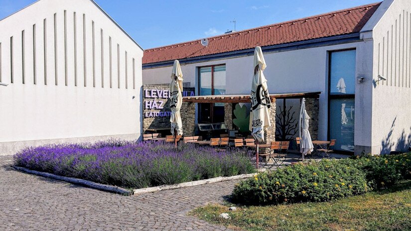 Levendula Ház bejárata