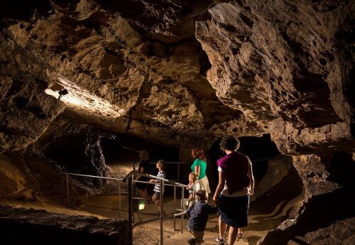 Barlangok hónapja: Lóczy-barlang kedvezményes látogatása 2024-03-02