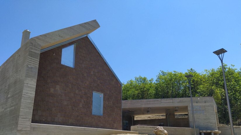 Lóczy-barlang fogadóépülete