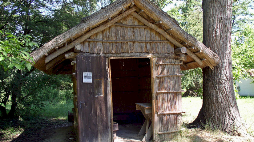 Matula Hut, Dias Island