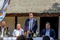 Megnyílt a megújult Vörsi tájház (b-j: Bende Zsolt, Deák Tamás, Dr. Rácz András és Vass Krisztián)