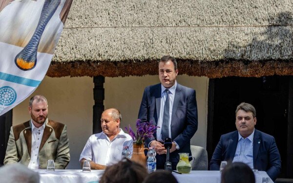 Megnyílt a talpasházból kialakított, megújult Vörsi Tájház