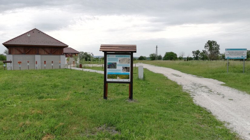 Mocsári teknős tanösvény egyik táblája