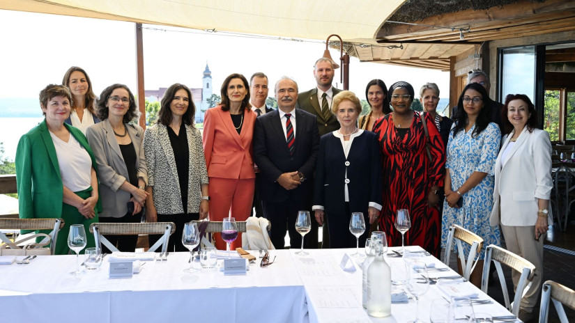 Nagy István agrárminiszter (középen) is megtisztelte jelenlétével az eseményt.