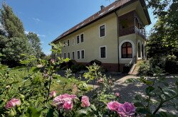 Park Villa - bejárat
