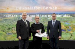 Rozner György, a Balaton-felvidéki Nemzeti Park Igazgatóság általános igazgatóhelyettese Magyar Ezüst Érdemkereszt kitüntetésben részesült.