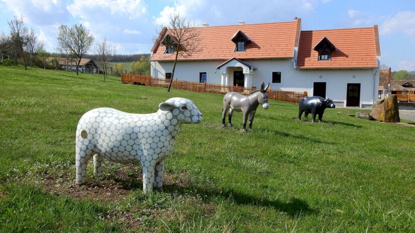 Salföldi Majorban a játszótér
