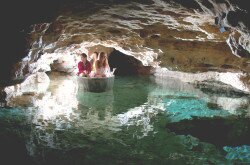 Tapolcai-tavasbarlang - csónakázás