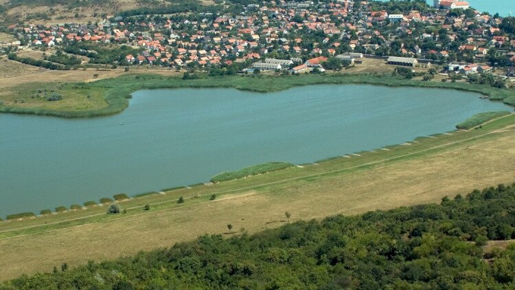 A tihanyi Belső-tó vízminőségét mérő műszer adatai