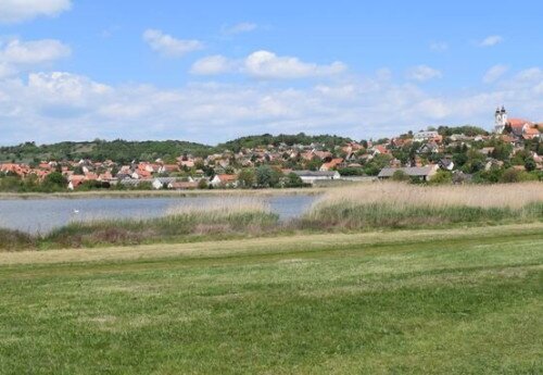 Barangolás Tihanyban a Belső-tó partján