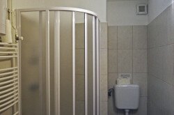 Tihany szállás - erdei iskola, földszinti fürdőszoba