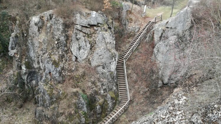 KEHOP-4.1.0-15-2016-00038 Földtani örökségünk védelme és bemutatása a Bakony–Balaton Geoparkban