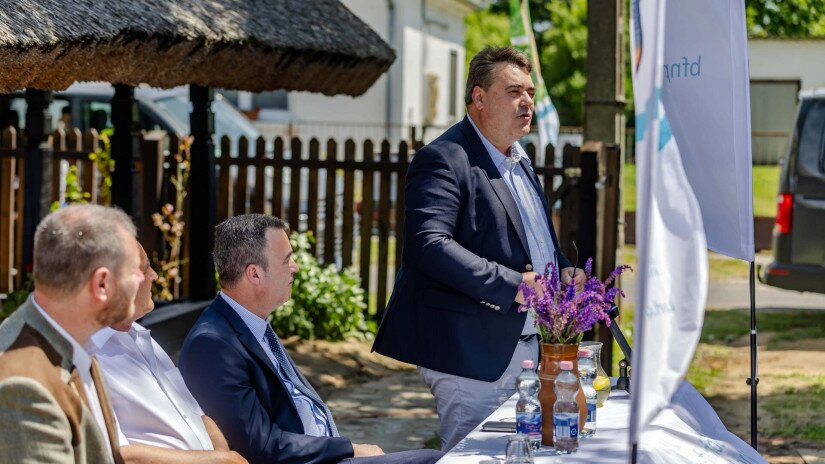 Vass Krisztián (Agrárminisztérium), a Kis-Balatoni Krónika szerzője a megnyitó ünnepségen.