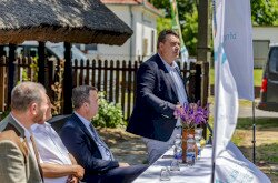 Vass Krisztián (Agrárminisztérium), a Kis-Balatoni Krónika szerzője a megnyitó ünnepségen.