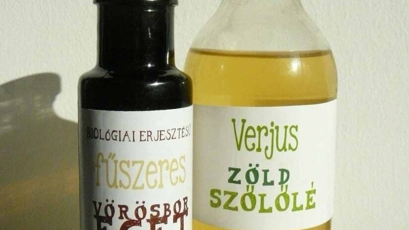 Vörösbor ecet és zöld szőlőlé