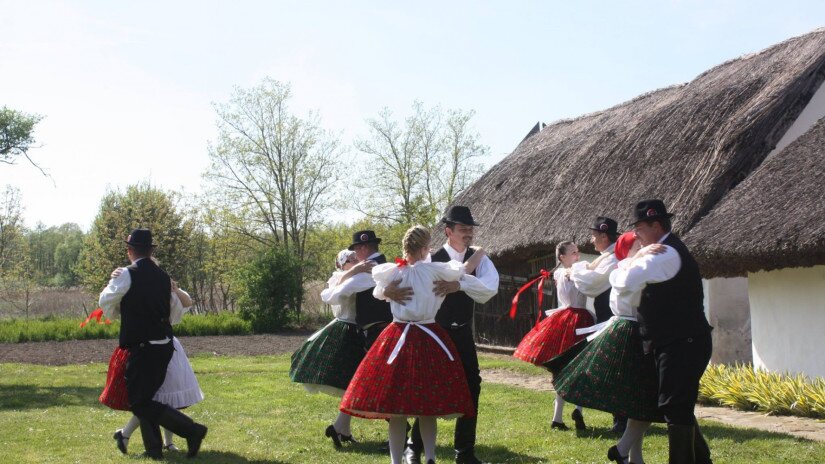 Vörs, Day of Folk Houses 2015, dancers